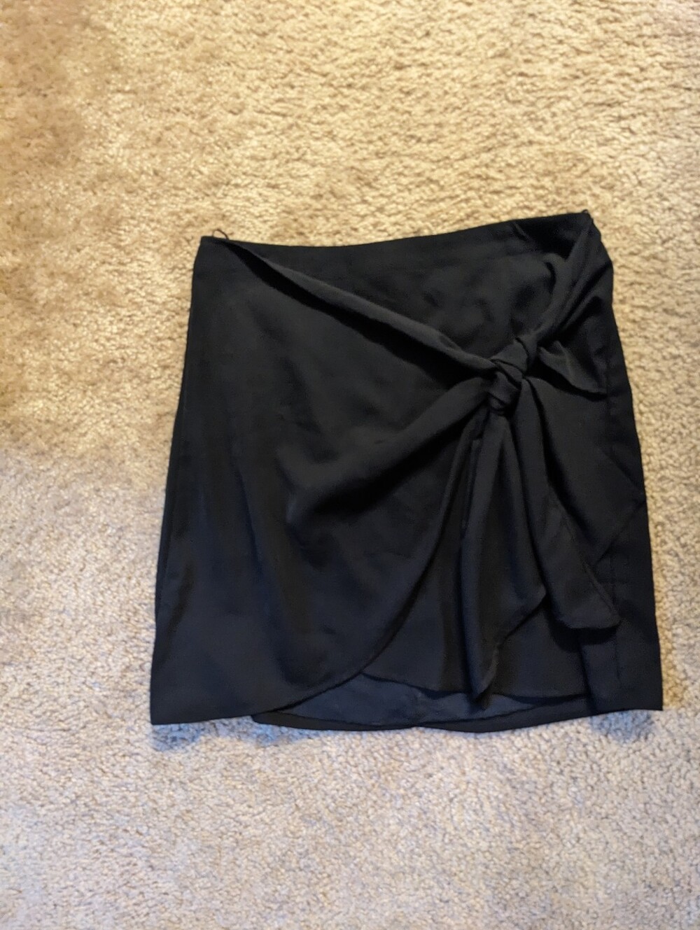 Bluivy Black Mini Skirt with Tie Knot Size M